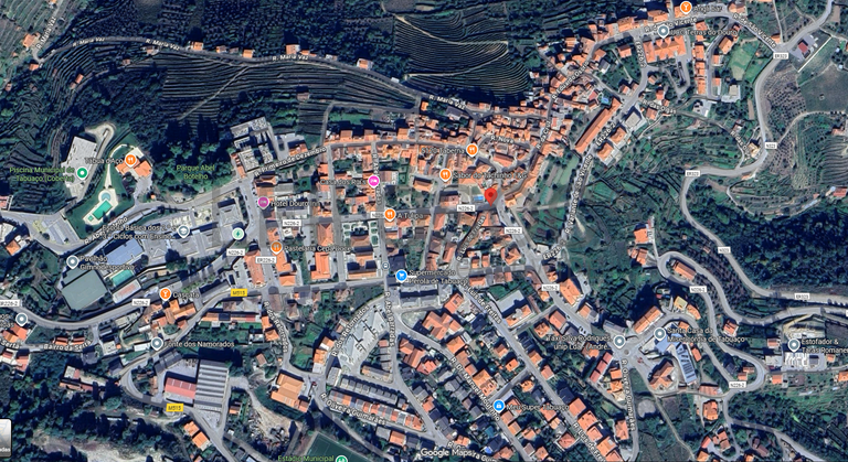 Edifício com 3 Pisos · Tabuaço