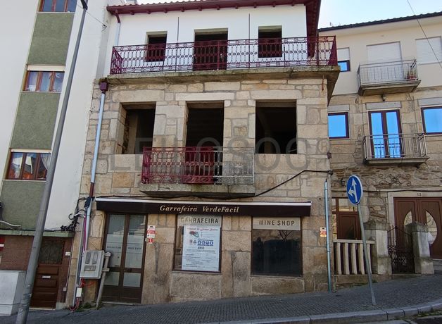 Edifício com 3 Pisos · Tabuaço