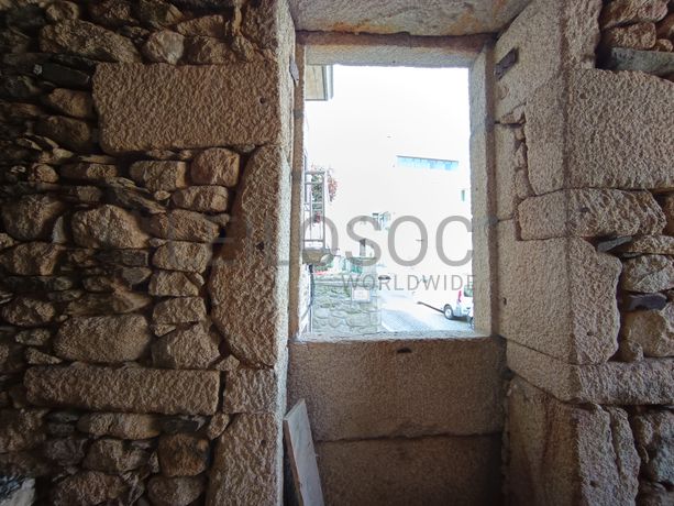 Edifício com 3 Pisos · Tabuaço