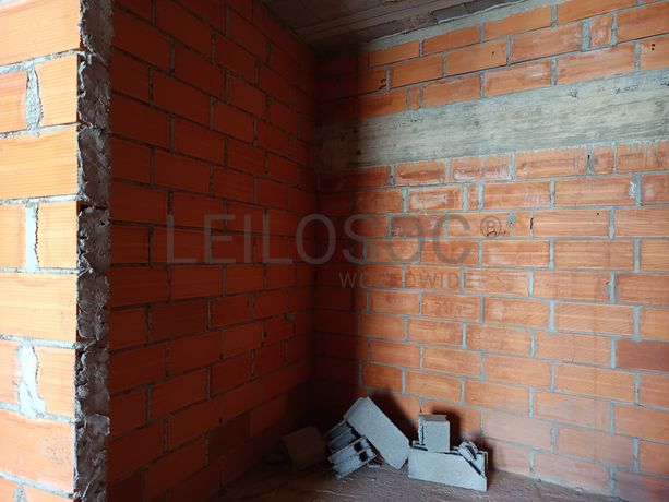 Edifício com 3 Pisos · Tabuaço