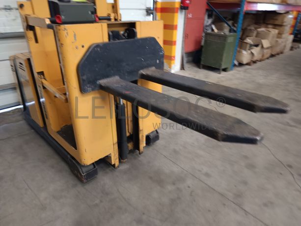 Stacker Samag MAX 2 Preparador de Encomenda · Elétrico · Ano 2001