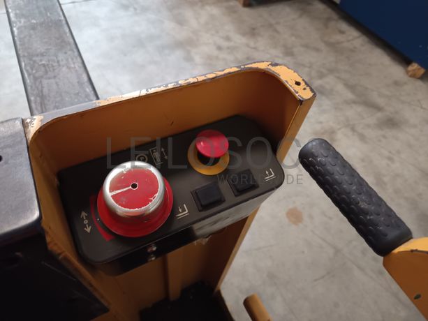 Stacker Samag MAX 2 Preparador de Encomenda · Elétrico · Ano 2001