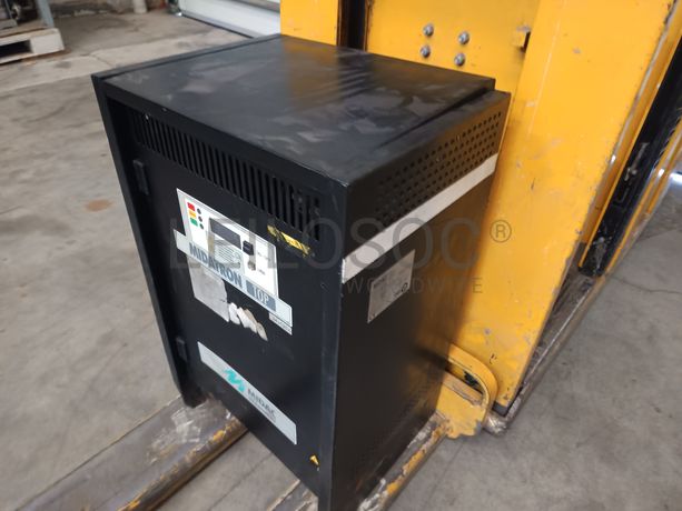 Stacker Yale MO10E Preparador de Encomenda · Elétrico · Ano 2004