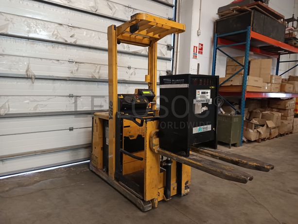 Stacker Yale MO10E Preparador de Encomenda · Elétrico · Ano 2004