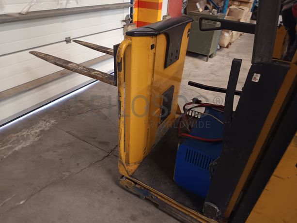 Stacker Yale MO10E AC Preparador de Encomendas · Elétrico · Ano 2015