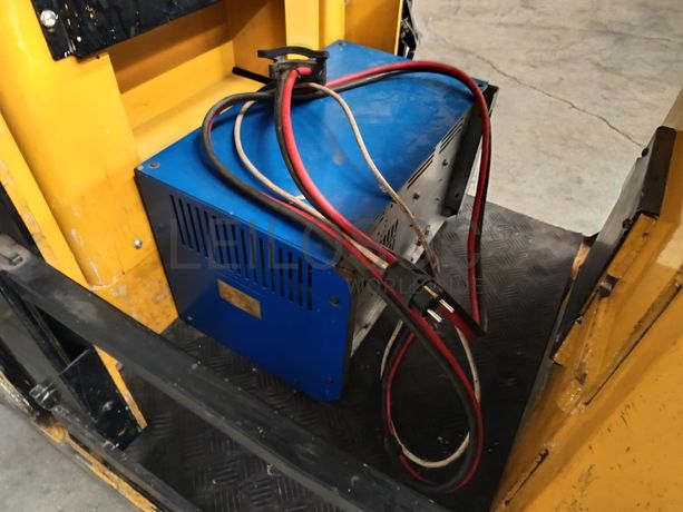 Stacker Yale MO10E AC Preparador de Encomendas · Elétrico · Ano 2015