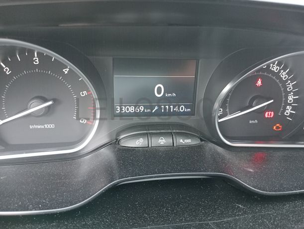 Peugeot 208 · Ano 2012