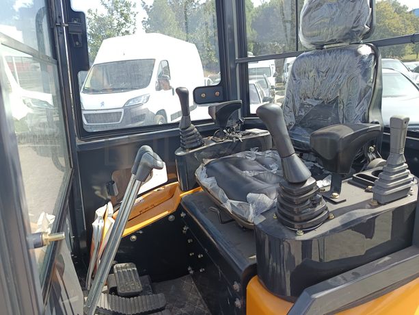 Mini Giratória Infront YFE16 · Ano 2022