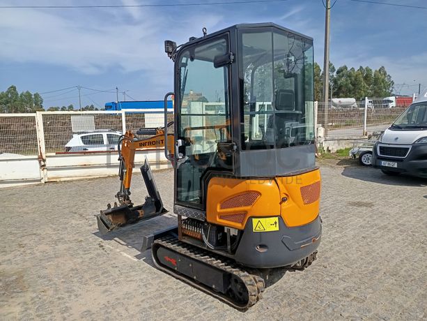 Mini Giratória Infront YFE16 · Ano 2022