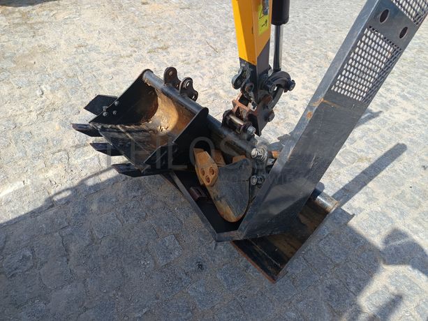 Mini Giratória Infront YFE16 · Ano 2022