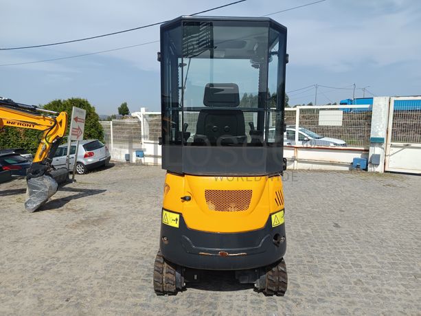 Mini Giratória Infront YFE16 · Ano 2022