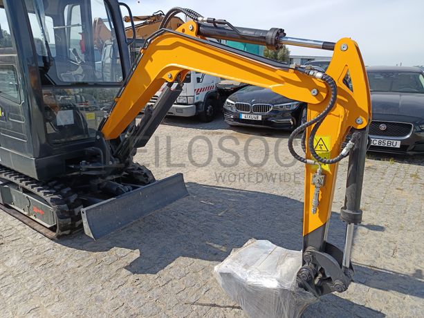 Mini Giratória Infront YFE20 · Ano 2023