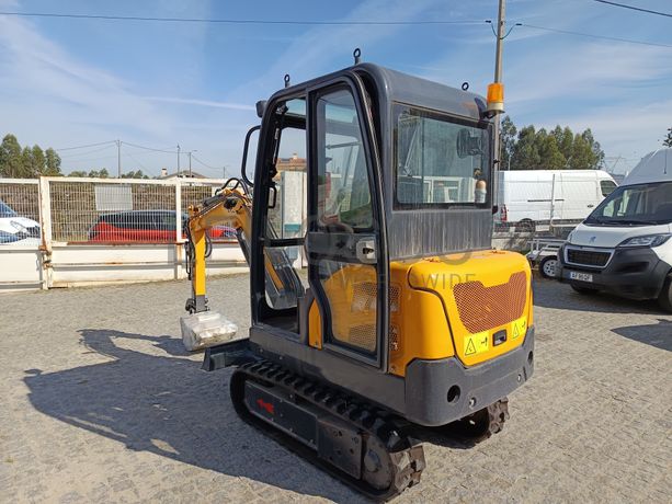 Mini Giratória Infront YFE20 · Ano 2023