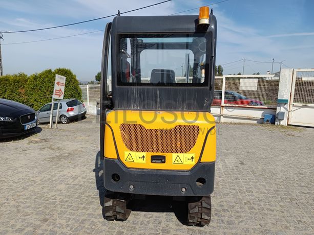 Mini Giratória Infront YFE20 · Ano 2023