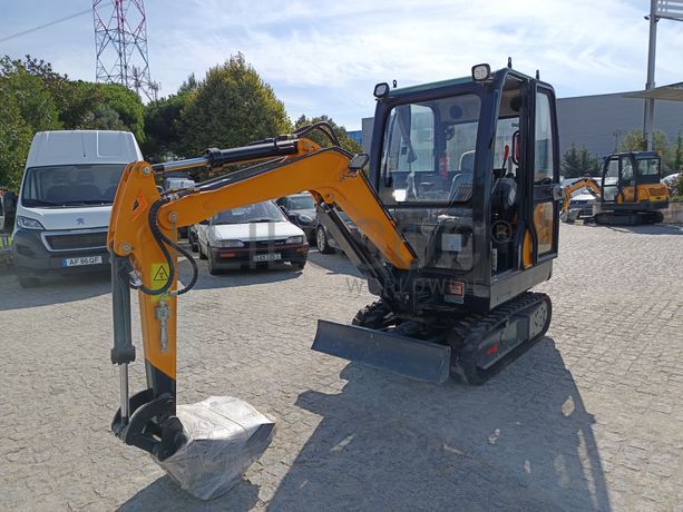 Mini Giratória Infront YFE20 · Ano 2023