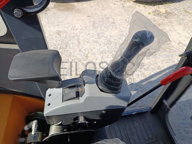 Mini Giratória Infront YFE20 · Ano 2023