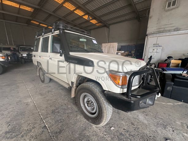 TOYOTA LAND CRUISER