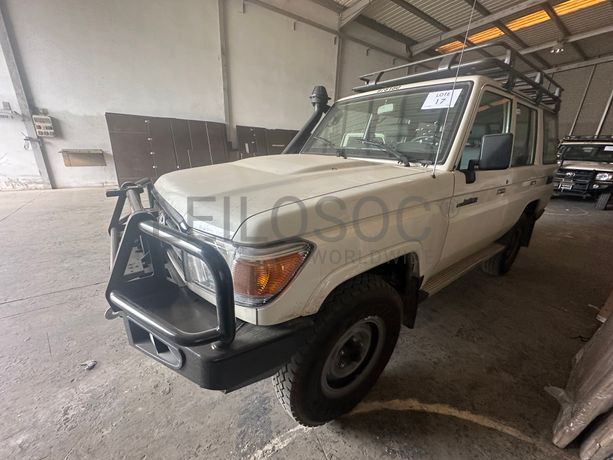 TOYOTA LAND CRUISER