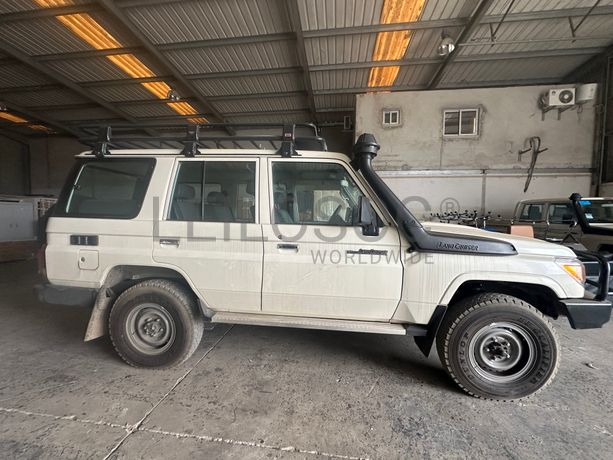 TOYOTA LAND CRUISER