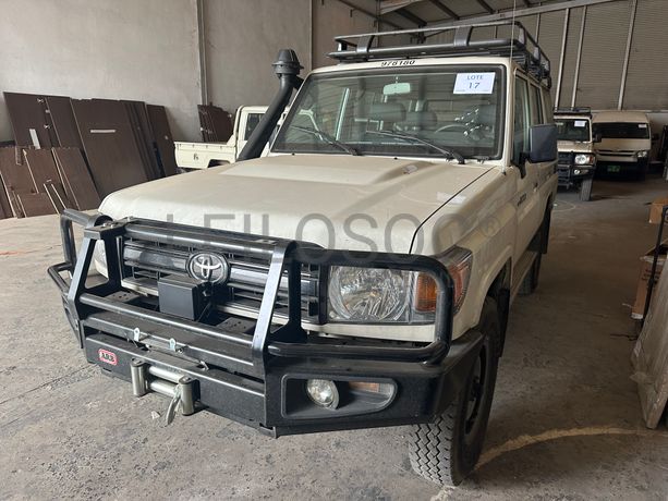 TOYOTA LAND CRUISER