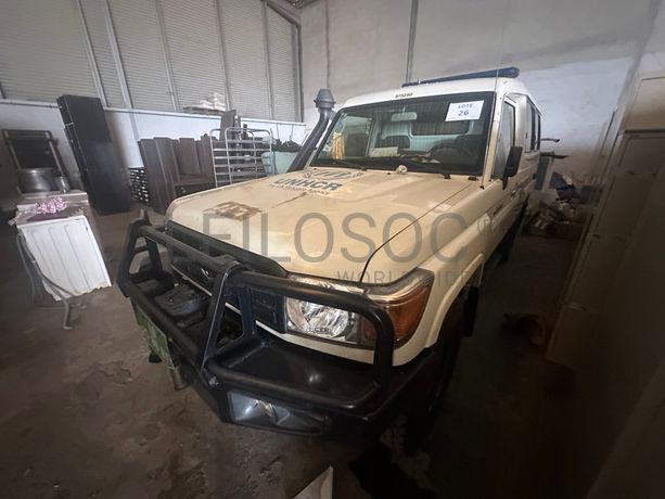 TOYOTA LAND CRUISER