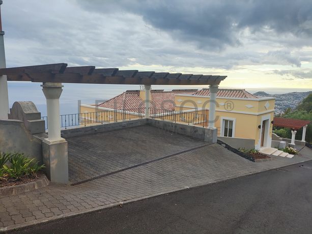 Proporção de 1/2 de Moradia V4 de Luxo com Piscina · Palheiro Village, Funchal