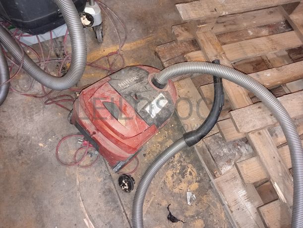 Máquinas de Lavar à Pressão · Aspiradores