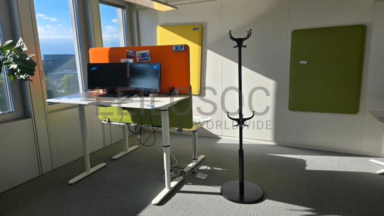 Ensemble de postes de travail ergonomiques