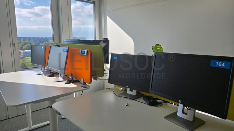 Ensemble de postes de travail électriques