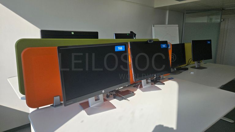 Ensemble de postes de travail électriques