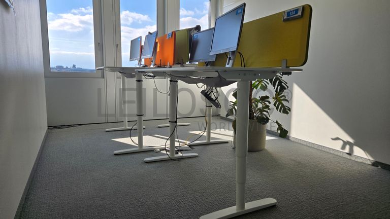 Ensemble de postes de travail électriques