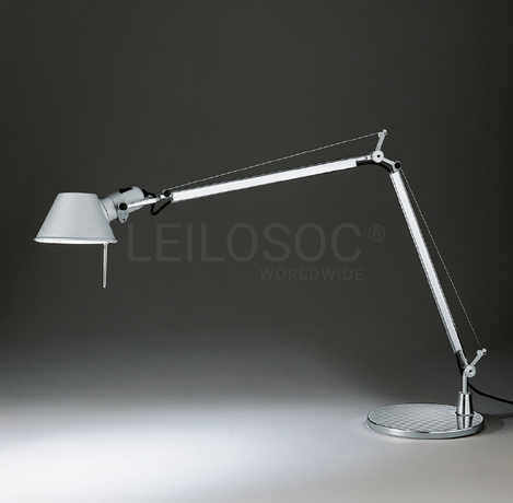 18 Lampes de table Tolomeo (M. De Lucchi & G. Fassina) – Noires anodisées