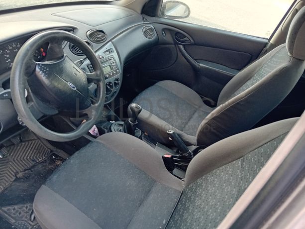 Ford Focus · Ano 2002