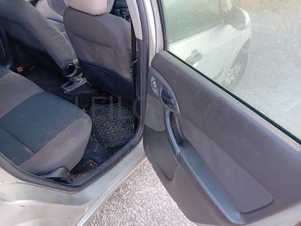 Ford Focus · Ano 2002
