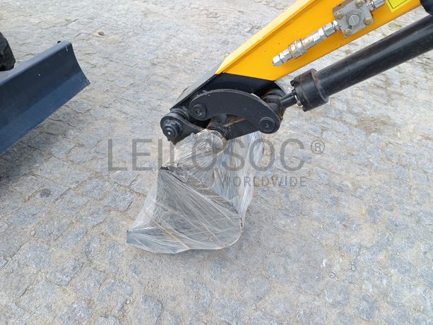 Mini Giratória Infront YFE20 · Ano 2023