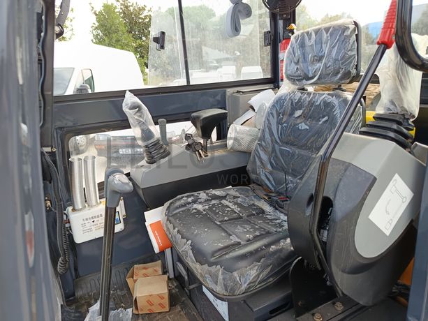 Mini Giratória Infront YFE20 · Ano 2023