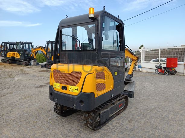 Mini Giratória Infront YFE20 · Ano 2023