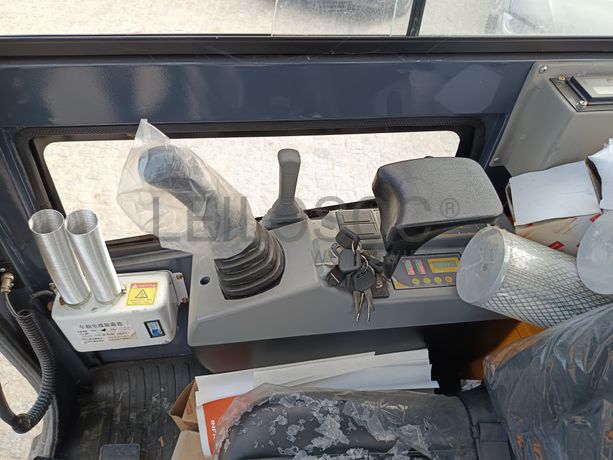 Mini Giratória Infront YFE20 · Ano 2023