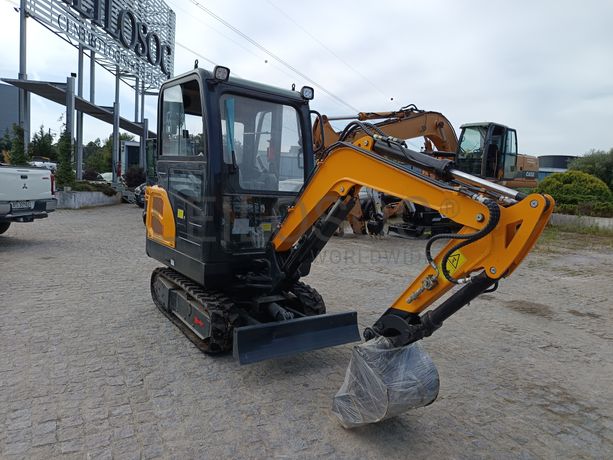 Mini Giratória Infront YFE20 · Ano 2023