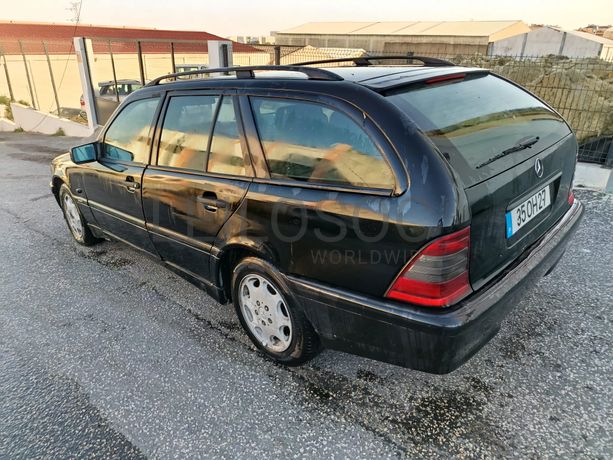 Mercedes-Benz C220 CDI · Ano 2000