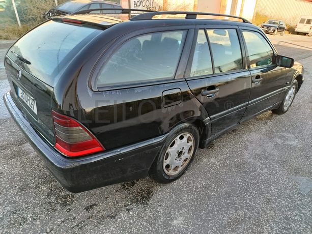 Mercedes-Benz C220 CDI · Ano 2000