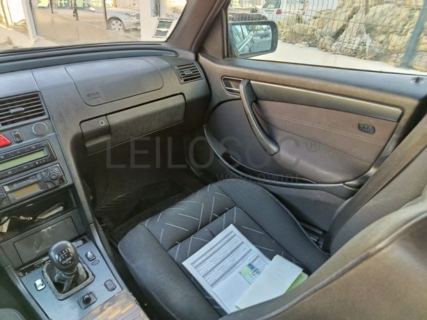 Mercedes-Benz C220 CDI · Ano 2000