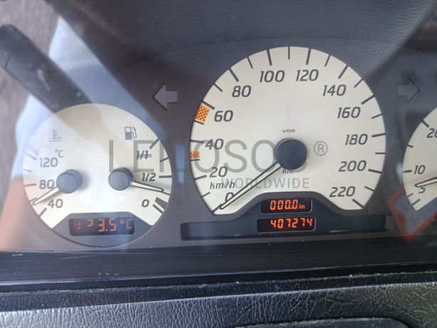 Mercedes-Benz C220 CDI · Ano 2000