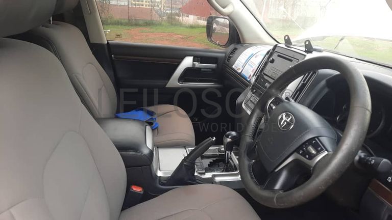 Toyota Landcruser VX - VDJ200R-GNTEZ 2017