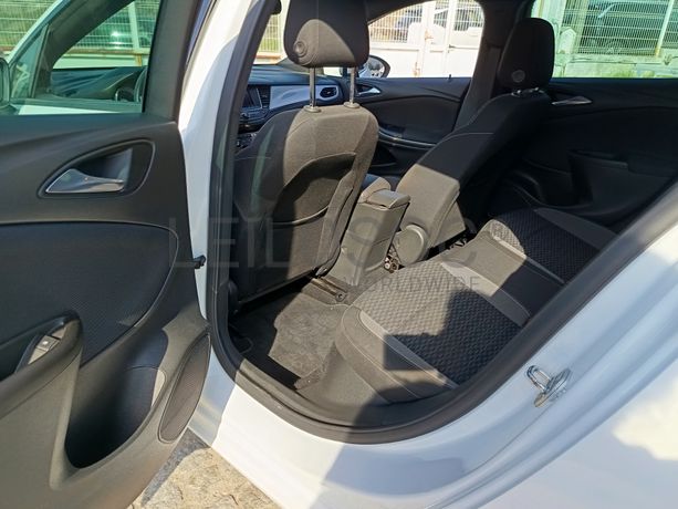 Opel Astra · Ano 2020