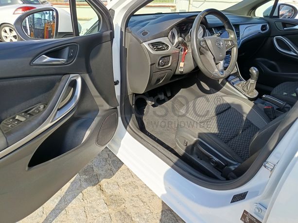 Opel Astra · Ano 2020