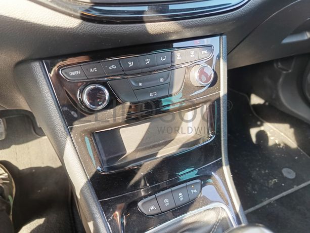 Opel Astra · Ano 2020