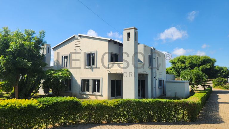 29 Moradias T3 Em Condomínio Fechado – Chingodzi, Tete