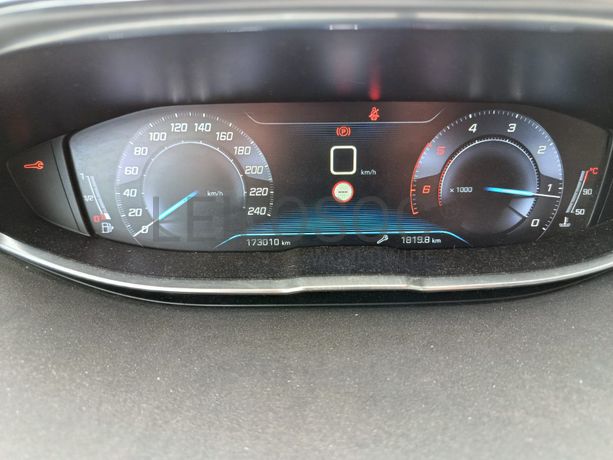 Peugeot 3008 1.5 Blue HDI · Ano 2019
