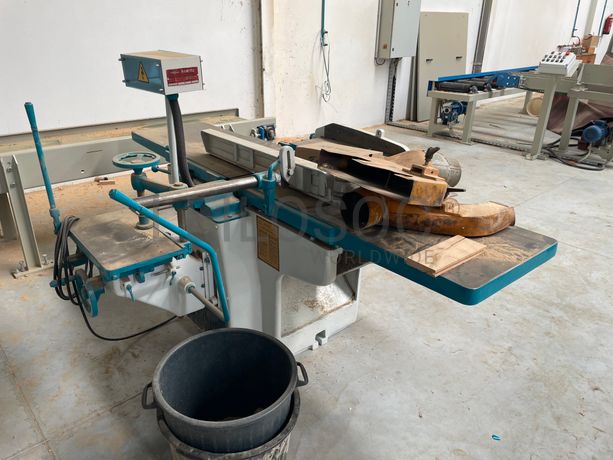 Máquina Universal Pinheiro